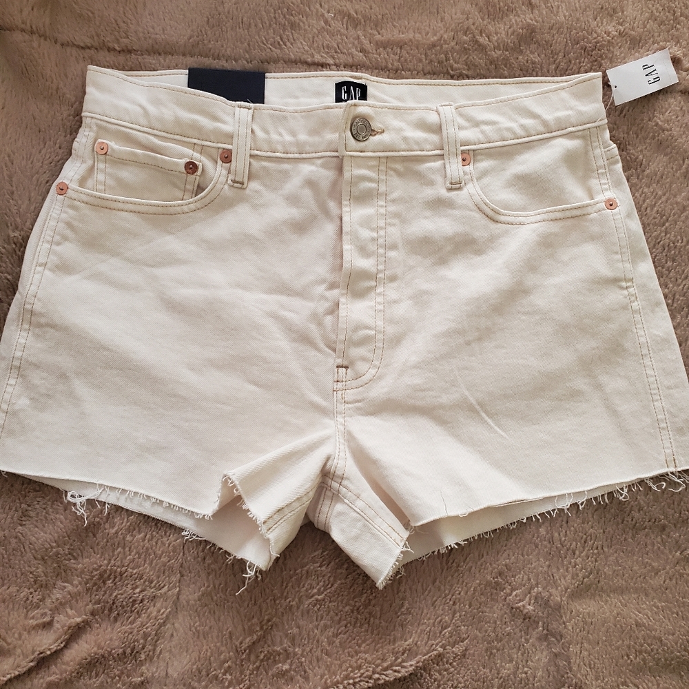 Gap High Rise Cheeky Shorts. NWT